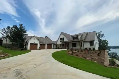 Image de The Rocks at Smith Lake Bremen, Alabama: Stunning lake house; sleeps 20