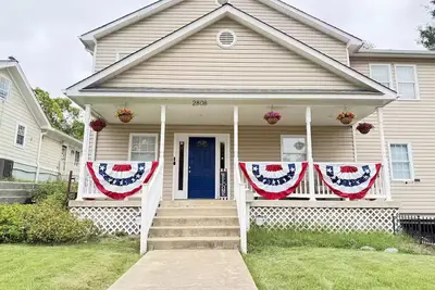 Image de Luxurious large estate house in beautiful Alexandria!