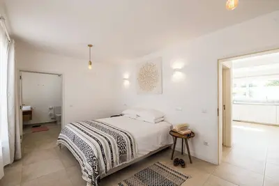 Image de New Build Spacious Modern Villa In quite area of Sagres.