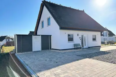 Image de Vacation with dog in the vacation home Brise in the south of the island of Rügen