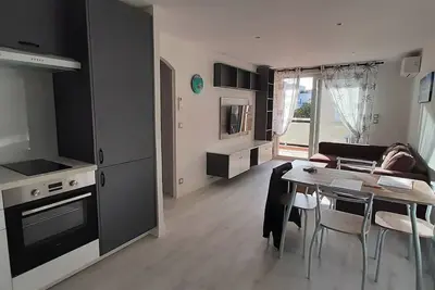 Image de Appartement 2 pièces très agréables à 10 Min à pied de tout commerce et plage ;