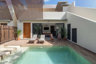 Image de This villa is a 4 bedroom(s), 4 bathrooms, located in Tulum, Qr.
