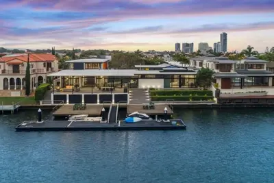 Image de Luxury Waterfront Home Surfers Paradise - walk to the beach