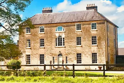 Image de Stunning 300 year old Georgian Mansion. Hot Tub, Bar, Games Rooms, Bbq Terraces.