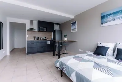 Image de Le Nid Dardilly : Studio confort, calme, parking – Idéal pro
