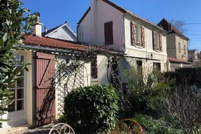 Image de Maison centre ville, plain pied, joli jardin privatif, terrasse, parking privé