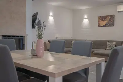 Image de Poolside Holiday House