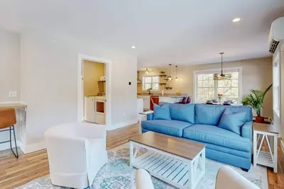 Image de Newly Constructed Two-Br Retreat Near Portland