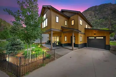 Image de Elegant 3-bedroom home in Ouray across from River Trail - Fiber/King Beds