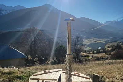Image de Maison de montagne avec piscine et bain nordique au calme!