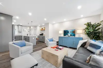 Image de Hilltop Duplex Retreat in Mystic