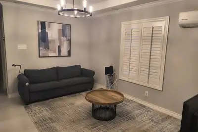 Image de Beautiful house 3 bedroom and 2 1\/2 baths, contemporary style, great location