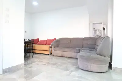 Image de Gorgeous 3-bedroom apartment on Mishkafaim near Dolev