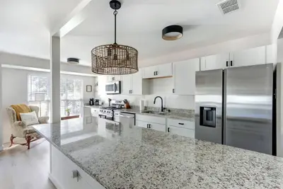 Image de Island Retreat! Low Clean Fee! 10 mins to Bustling Downtown Sav & Tybee Island