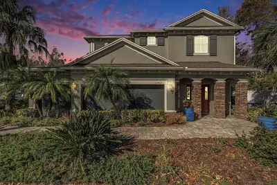 Image de Spacious 4br pool home, billiards, Bbq, large patio, pool and pool deck