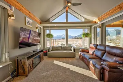 Image de Three Peaks Retreat: Pet-friendly w/Outdoor Sauna