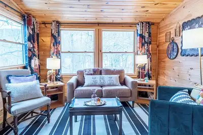 Image de Vintage Market-Charming 2-bedroom with Ac, WiFi in fantastic Lake George