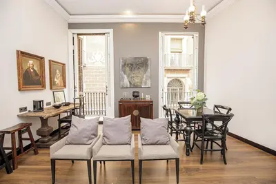 Image de Beautiful trendy spacious apartment very central location