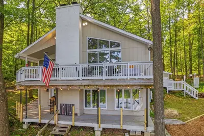 Image de Lakefront Home Near Skiing & Snowmobile Trails