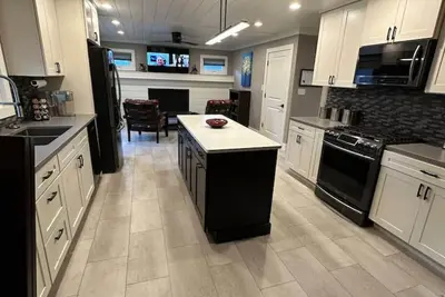 Image de 3 Bedroom 1 Bath Pet Friendly 5 min to Mu