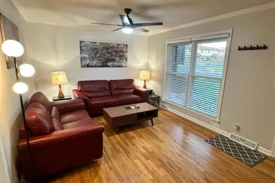Image de 3 Bed 1. 5 Bath Pet Friendly Apt