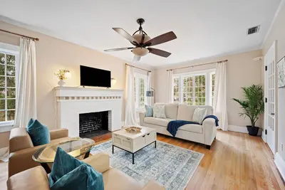 Image de Unique Pet + Family Friendly Historic Downtown Lakeland