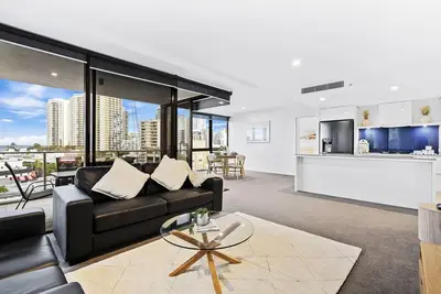 Image de Circle on Cavill - 1 Bedroom + Study Ocean