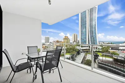 Image de Circle on Cavill - 1 Bedroom + Study Ocean