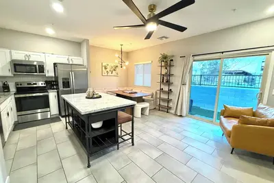 Cozy 2-bedroom townhome