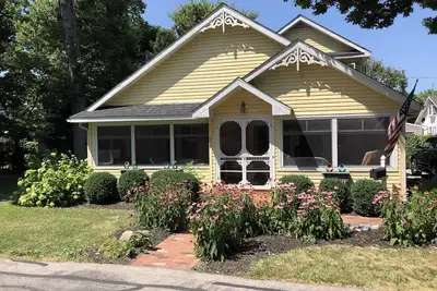 Image de 436 Oak Avenue Great Private Deck and Enclosed Porch!