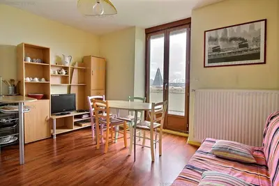 Image de Charmant appt pour 4 personnes, au 3ème étage sans ascenseur, en centre ville,