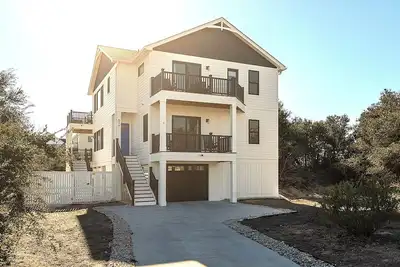 Wags & Waves: New Construction, Dog-friendly, Oceanside Home