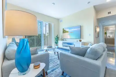 Image de 3/2 Brand New Condo in Botanika, Public Golf Couse, 2 Miles to the Beach!