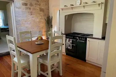 Image de Countryside cottage with magical gardens close to Adelaide Hills towns and parks