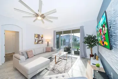 Image de Disney-Themed Townhome in ChampionsGate Resort