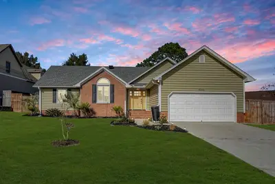 Image de Charming 3-bedroom house close to area beachs, the river and downtown