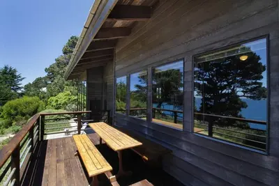 Image de Ocean Bluff Serenity Awaits You!