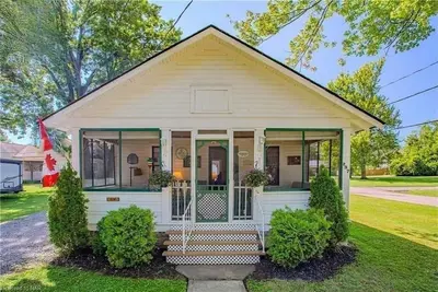 Image de Classic Cottage by the Beach!