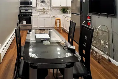 Image de Charming 2-bedroom apartment with WiFi Close to Nyc