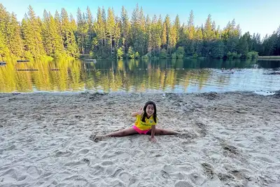 Image de LakeMont Pines Cozy 3-bedroom cabin in Arnold with Ac, WiFi, Pool Table and More