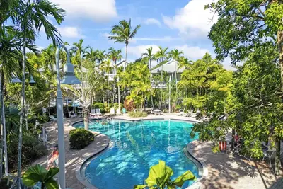 Image de Coral Oasis – Spacious 3br Retreat, Shared Pool, Dog Friendly, Parking, Minutes to Downtown Key West