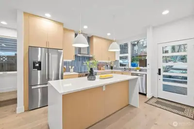 Image de Charming 4-bedroom house with lake view, WiFi and Ac in wonderful Seattle