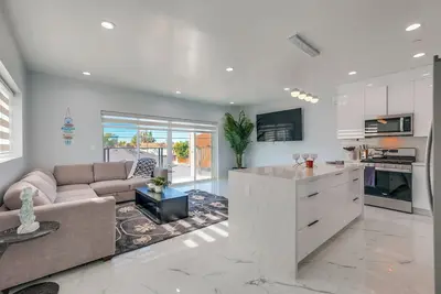 Image de Luxe-Modern New beach Retreat
