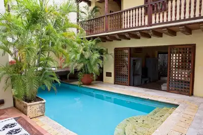 Image de 9 Bedroom Luxury Villa in Old City