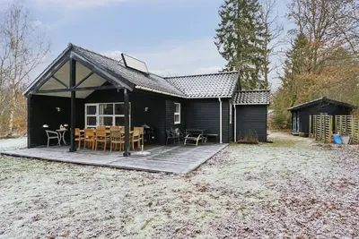 Image de \"Tomine\" - 80km from the sea by Interhome