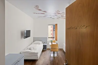 Image de Magnifique chambre triple au coeur de Sierre