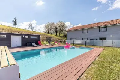 Image de Maison piscine zenith d'Auvergne à Clermont Ferrand, idéal pour les familles
