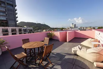 Image de 1 bedroom studio with private rooftop - Downtown Santa Ana 5 Min from Casco Viejo
