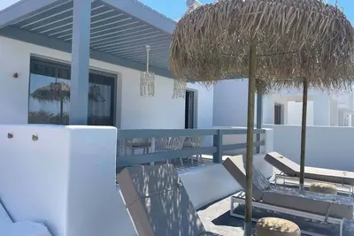 Image de Céline, Elegant House with Pool