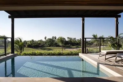 Image de First Floor Condo w/Private Expansive Terrace near St. Regis | 3 Br | Sleeps 8